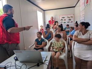 Ayuntamiento de Vícar impulsa el uso responsable de la tecnología en la comunidad gitana