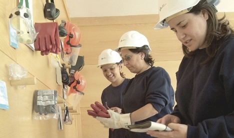 Convocatoria para mujeres jóvenes en situación de vulnerabilidad