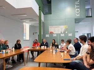 Agentes culturales de Almería se reúnen para definir el futuro del Centro Katiuska