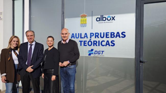 Albox estrena la primera aula informatizada de Andalucía para realizar los exámenes teóricos de la DGT