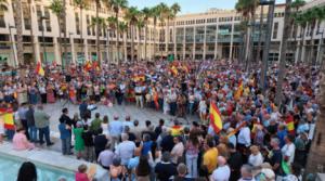 Más de 3.000 personas se concentran en la Plaza Mayor de El Ejido en solidaridad con el pueblo de Ceuta