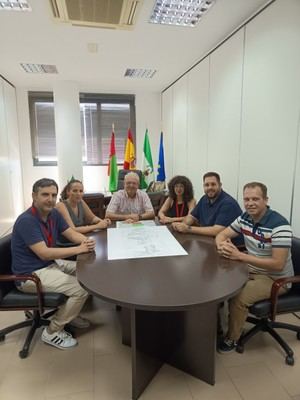 ERACIS+ Vícar incorpora a un psicólogo y un integrador social