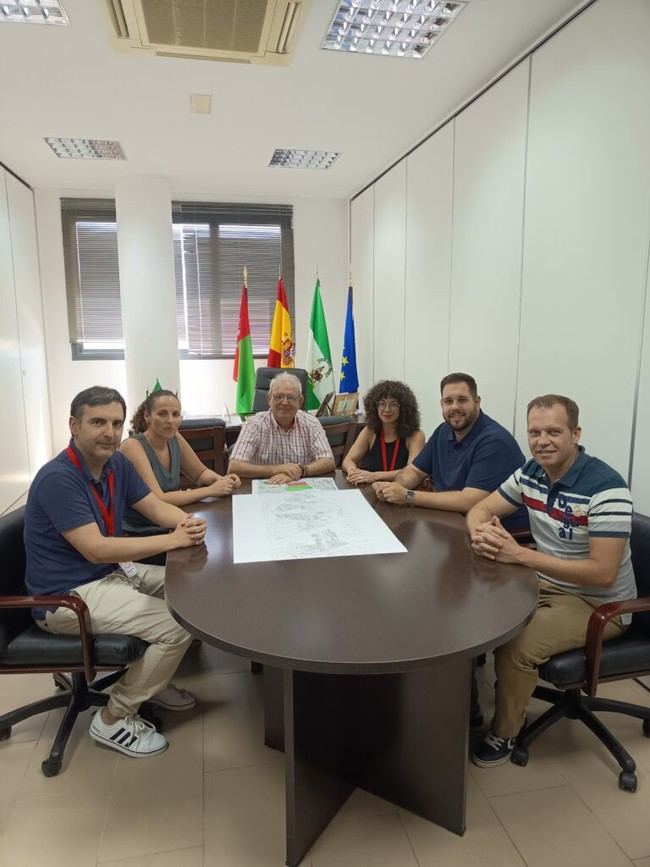 ERACIS+ Vícar incorpora a un psicólogo y un integrador social