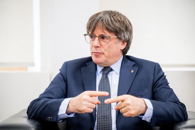 Junts evalúa su apoyo al PSOE en reunión clave en Perpignan