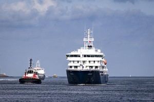 El crucero MV Hondius llega a Róterdam tras brote de hantavirus