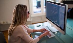 Almería destaca con un crecimiento del 2,2% en empresas activas en 2025