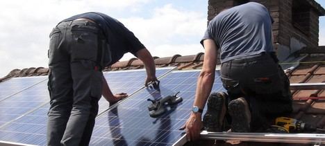 El paro en Almería baja un 1,54% en mayo, alcanzando cifras históricas en Andalucía