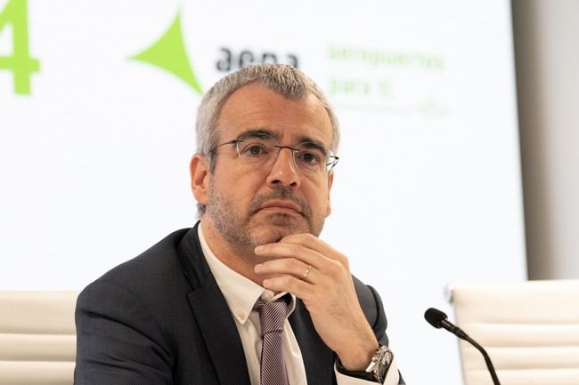Aena acusa a Ryanair de chantaje tras recortes de plazas en España