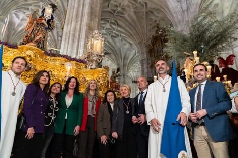 El presidente de la Diputación se une a las procesiones de Macarena y Prendimiento