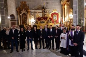 El presidente de Diputación asiste a la primera levantá del Miércoles Santo en Huércal-Overa