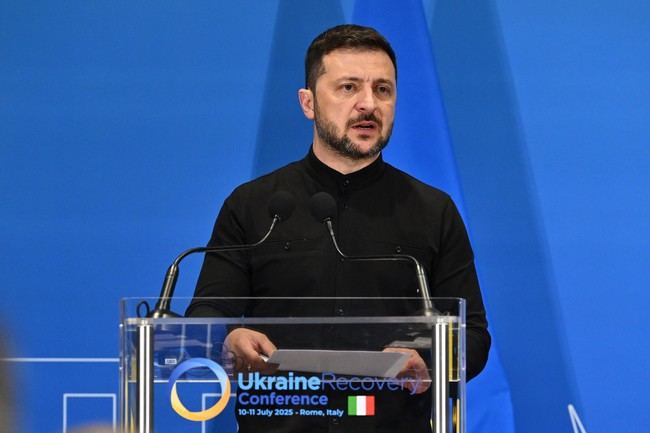 Zelenski critica reunión Trump-Putin y reafirma defensa de Ucrania