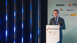Feijóo critica la crisis política y pide regeneración en España