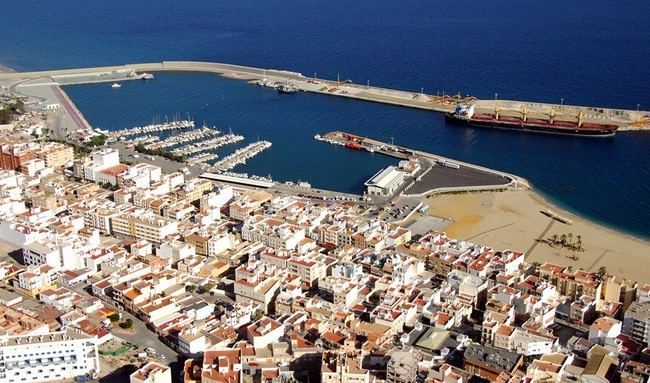 Garrucha alcanza un récord de 7,7 millones de toneladas en su puerto comercial