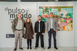 Richard García llena de luz y color el Auditorio con la exposición pictórica ‘El pulso del mundo’