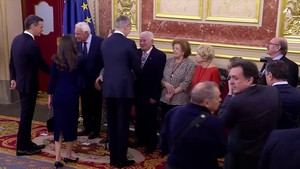 Sánchez y González se saludan en acto institucional tras críticas recientes