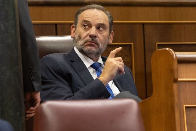 El TC no admite el recurso de Ábalos contra el Congreso