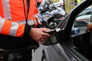 La UE permite a países prohibir avisos de controles de alcohol y drogas en carreteras