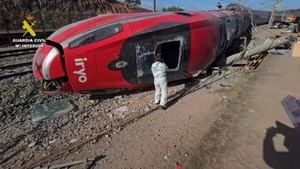 Operativo para recuperar cuerpos de un tren descarrilado en Adamuz