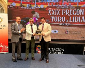 Gonzalo Bienvenida proclama la pasión taurina en Almería