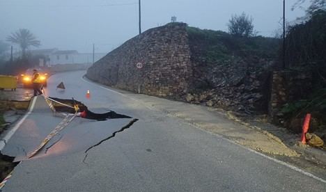 Almería en alerta por la borrasca Oriana: EMA 1-1-2 pide prudencia