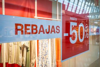 Inspección de rebajas en Almería para proteger a los consumidores