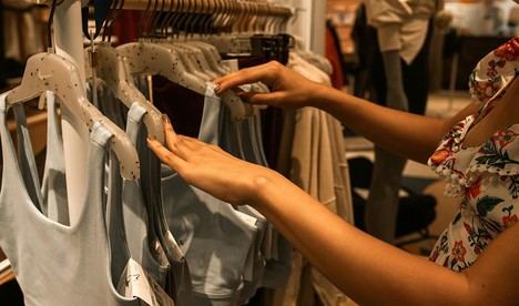 Almería podrá abrir 16 domingos y festivos en 2027 para el comercio