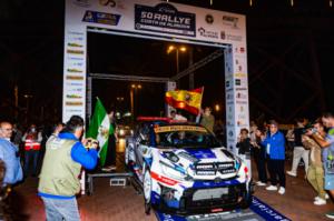 Enrique Cruz y Yeray Mújica marcan el mejor tiempo nocturno del 50 Rallye Costa de Almería