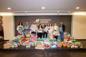 Fundación Unicaja entrega 300 juguetes a menores vulnerables en Almería