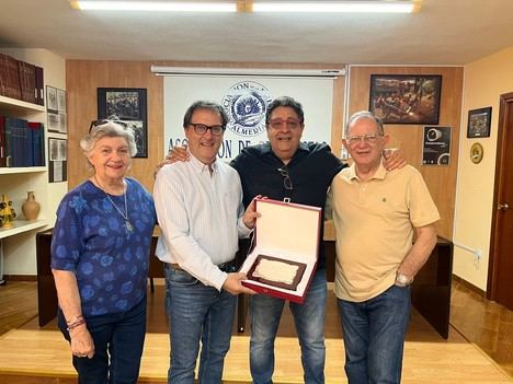 La Asociación de la Prensa de Almería premia a Cautivas en el Festival Visualízame
