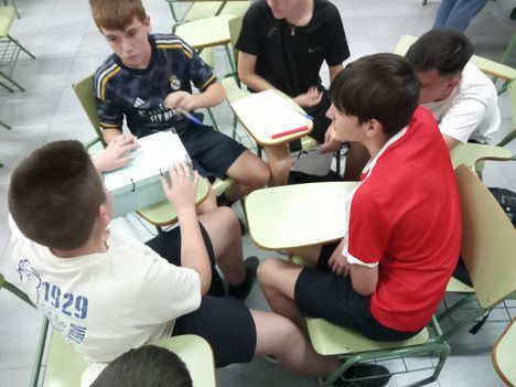 Estudiantes de Vícar participan en escape room contra el tabaquismo