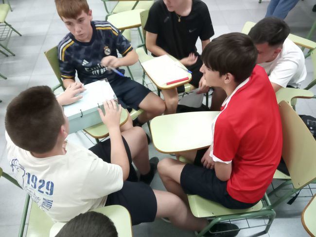 Estudiantes de Vícar participan en escape room contra el tabaquismo