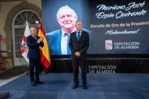 Diputación entrega el Escudo de Oro de la Provincia a Mariano Espín Quirante