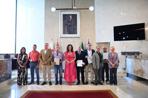 El Ayuntamiento reconoce a cinco donantes con Escudo de Oro