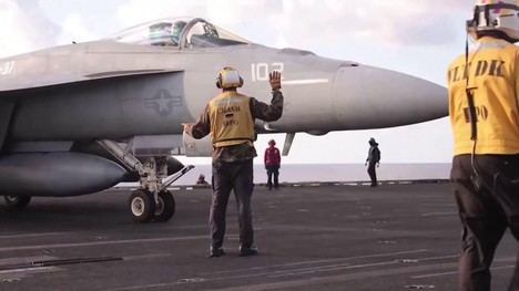 España cierra su espacio aéreo a aviones en guerra y desafía a Trump