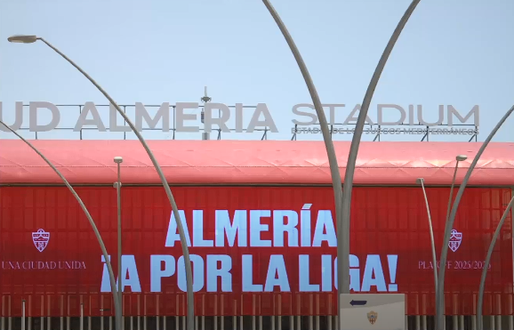 Altercados en los aledaños del estadio del partido decisivo