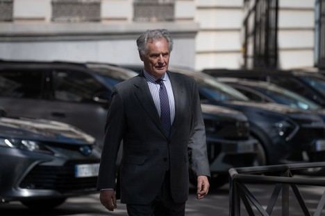 El exmarido de Cospedal admite haber presentado a Villarejo