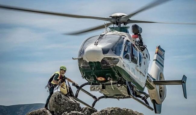 Rescatan a un parapentista accidentado en Granada