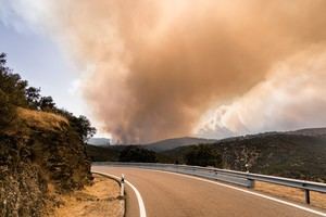 Incendios en Madrid provocan evacuación de 10,000 personas