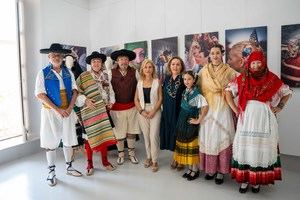 ‘Almería viste de historia su Feria’ con una exposición de indumentaria tradicional en el CIP