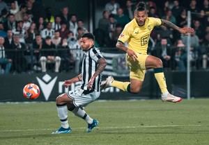 Almería, a un paso del playoff tras tropiezos rivales