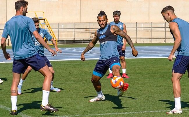 Almería busca asegurar su futuro en el play-off