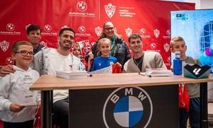 De la Fuente y Morcillo arrasan en firma de autógrafos