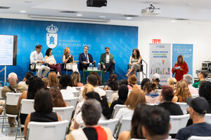 Más de 250 personas buscan nuevas oportunidades laborales en la Feria de Empleo de Roquetas de Mar