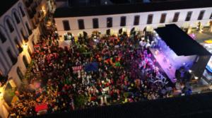 El Carnaval de Berja llena la Plaza Porticada con una multitudinaria fiesta