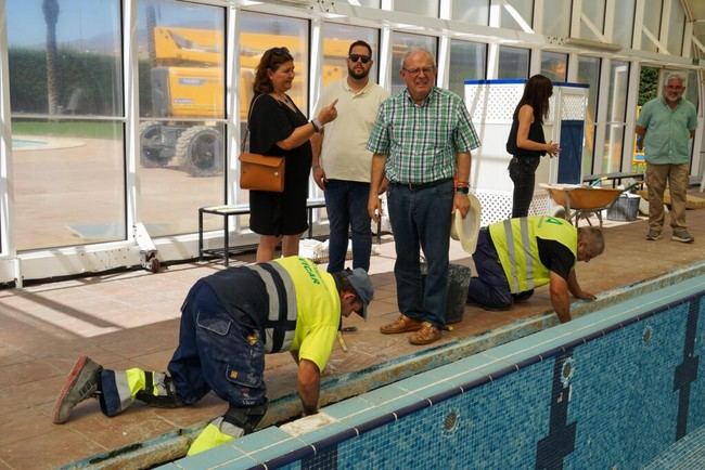 Concluyen las obras de la cubierta de la piscina municipal dañada por la DANA