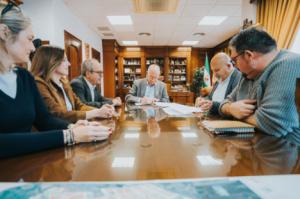 Firma de un convenio de colaboración con la Cofradía del Cristo de la Buena Muerte de El Parador