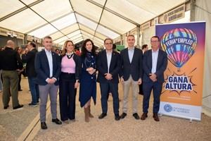 Feria de Empleo conecta a estudiantes y empresas en la UAL