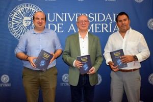 La UAL lanza un libro sobre ciencia y prensa local