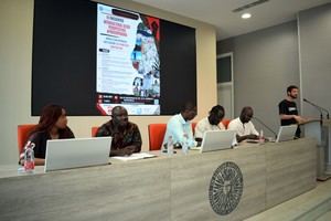 Encuentro sobre agricultura intensiva y guetización en la UAL