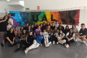 Taller de arte sostenible promueve conciencia ecológica en estudiantes